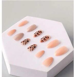 Leopard Print Self Adhesive Press-On Nails
